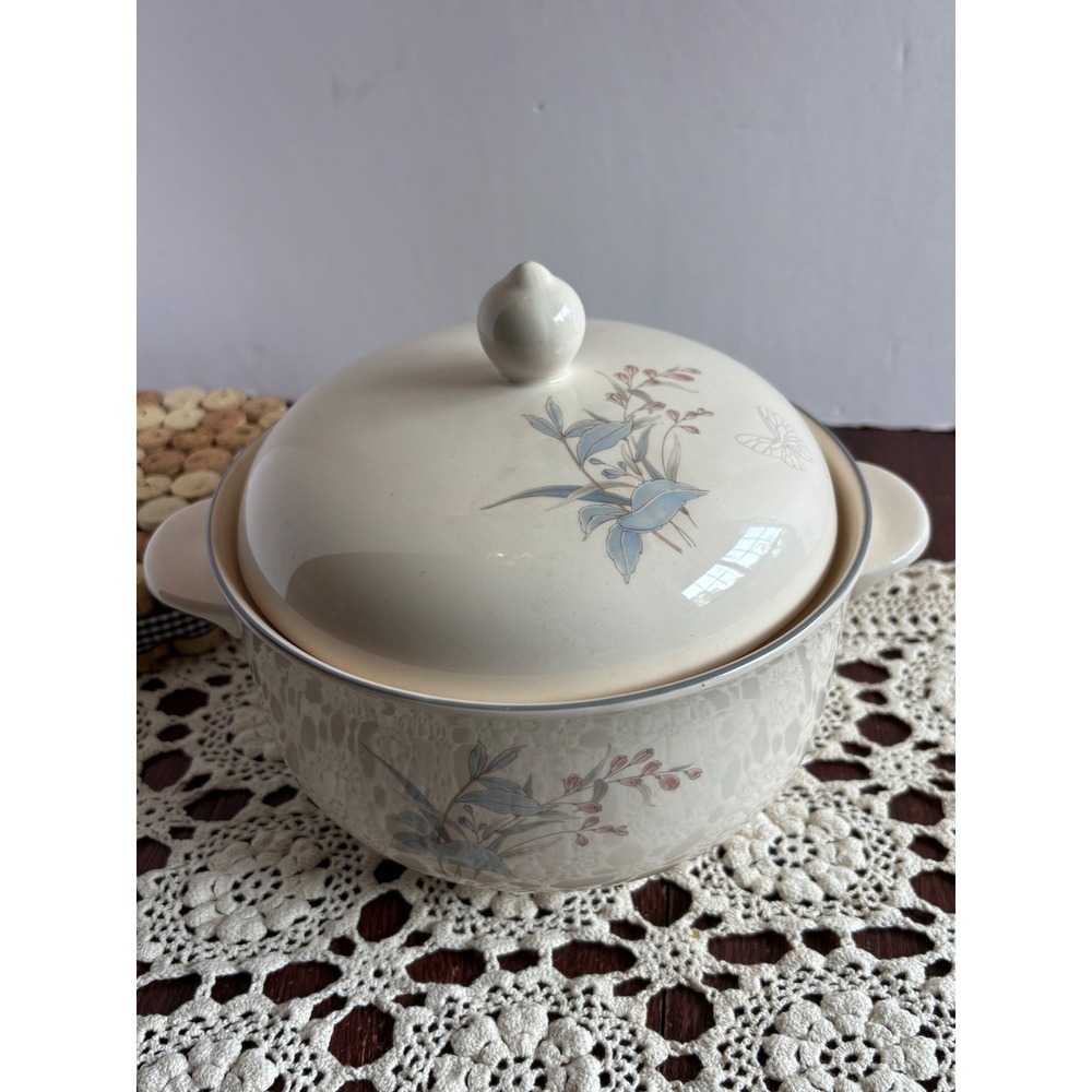 Noritake Keltcraft Kilkee Casserole Dish with Lid Ireland‎ Stoneware Floral 9109